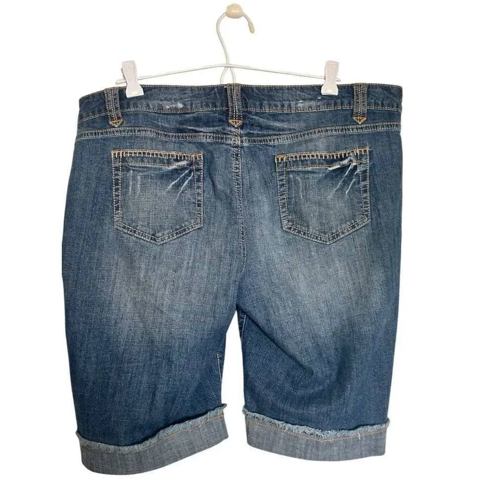 So Blue Mid-rise Distressed Zip Fly Cuffed Jean Denim Shorts Ladies Size 17